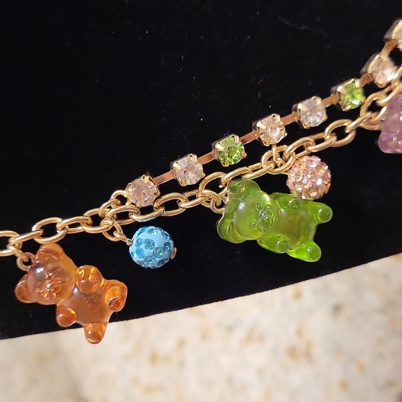 Betsey Johnson Gummy Bear Charm Necklace NWT - Picture 3 of 8